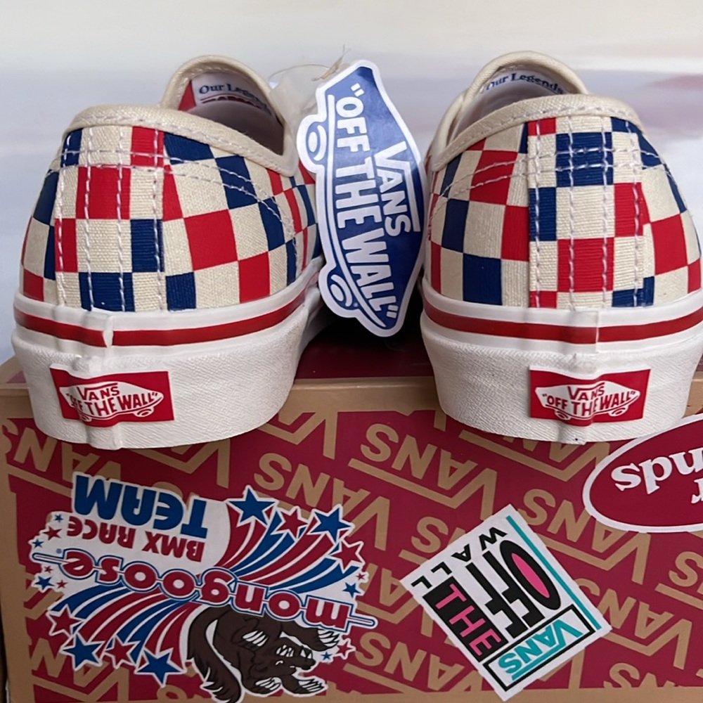 Vans WMNS Authentic 44 D
Our Legends Mongoose Red/ VN0A4BVYRDB
Sneakers - Picture 13 of 16